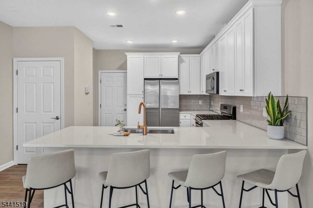 3 Sadie Cir 3101, Union Twp., NJ 07083