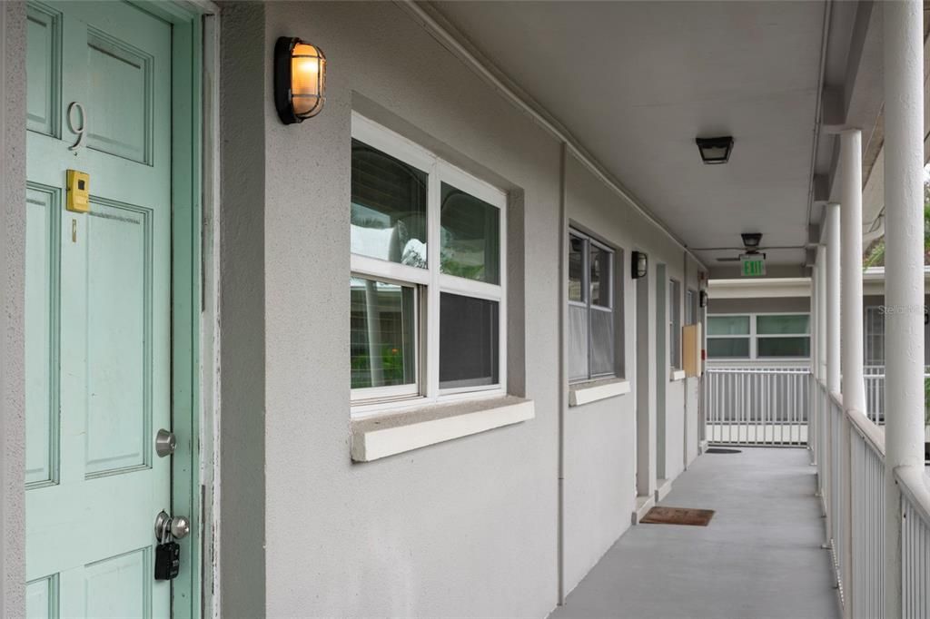 5912 5TH AVENUE N E9, St Petersburg, FL 33710