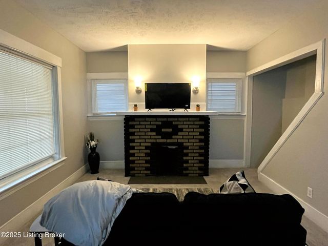 107 Harlan Ave, Louisville, KY 40214