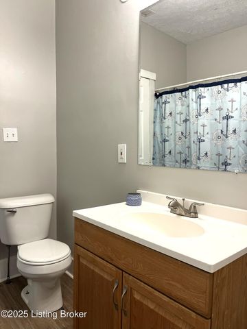 107 Harlan Ave, Louisville, KY 40214