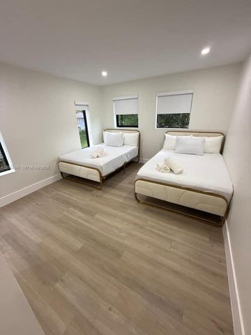 905 SW 13th Court 905, Miami, FL 33135