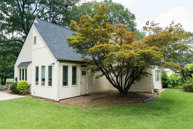 221 Saratoga Drive, Greer, SC 29650
