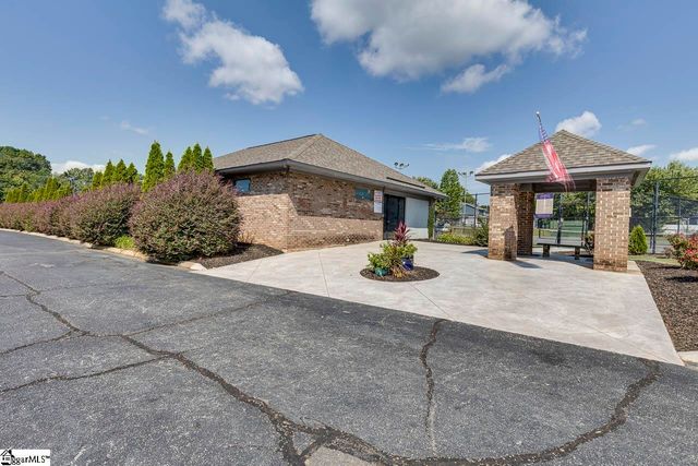221 Saratoga Drive, Greer, SC 29650