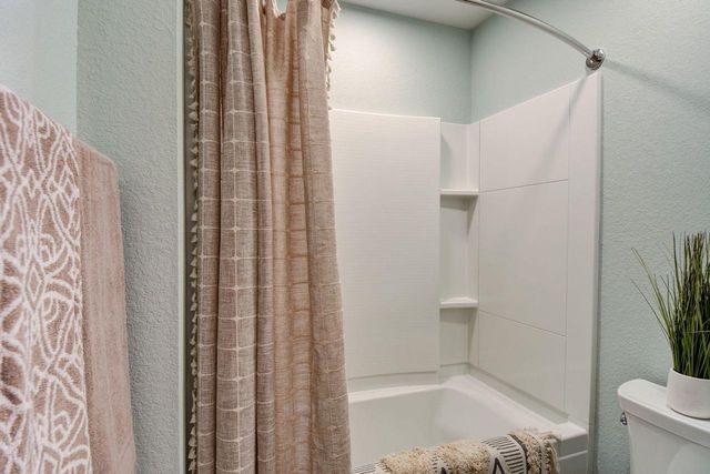 W256N6649 Beaver Creek LANE, Sussex, WI 53089