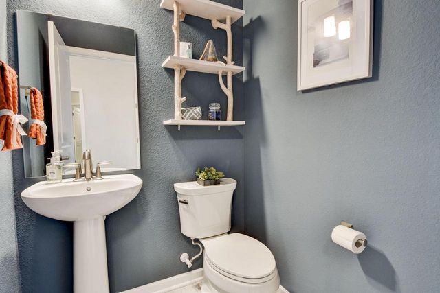 W256N6649 Beaver Creek LANE, Sussex, WI 53089