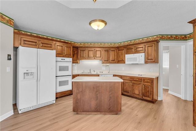 948 SW Woodbridge Court, Topeka, KS 66606