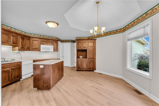 948 SW Woodbridge Court, Topeka, KS 66606