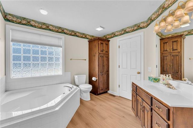 948 SW Woodbridge Court, Topeka, KS 66606