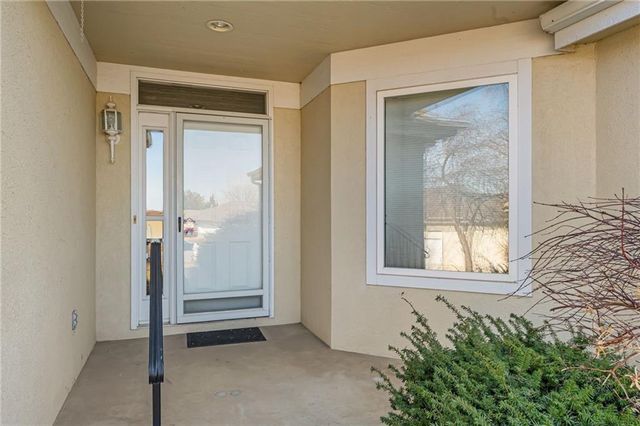 948 SW Woodbridge Court, Topeka, KS 66606