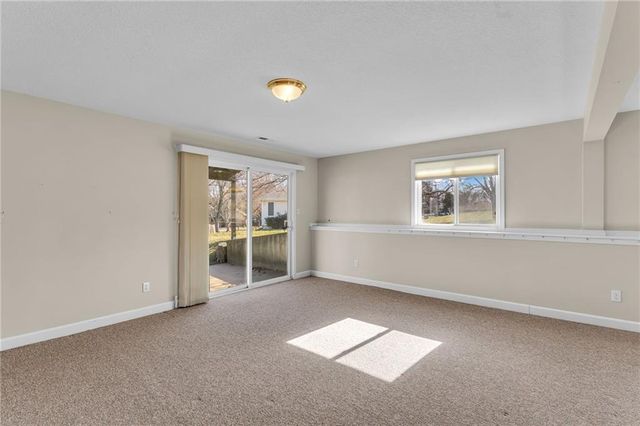 948 SW Woodbridge Court, Topeka, KS 66606