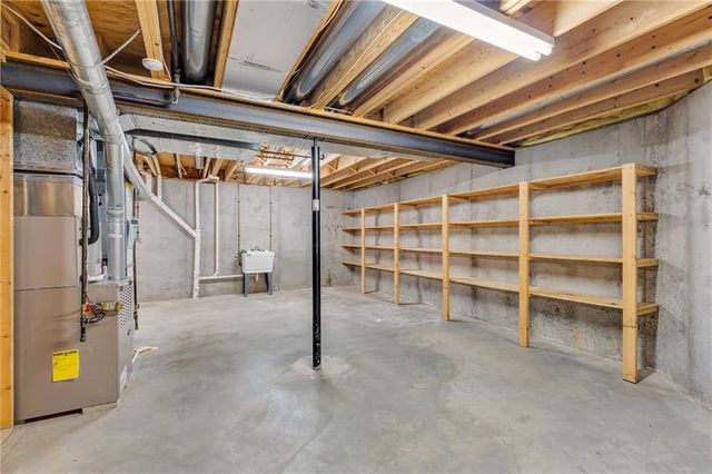 948 SW Woodbridge Court, Topeka, KS 66606