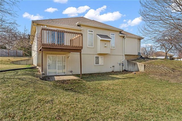 948 SW Woodbridge Court, Topeka, KS 66606