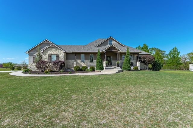 30100 W Deerwood Circle, Garden Plain, KS 67050
