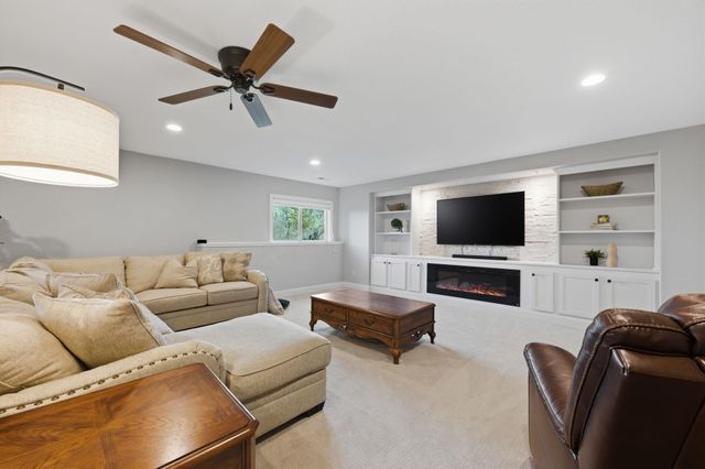 30100 W Deerwood Circle, Garden Plain, KS 67050