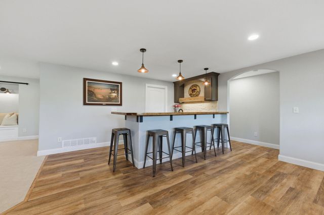 30100 W Deerwood Circle, Garden Plain, KS 67050