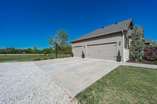 30100 W Deerwood Circle, Garden Plain, KS 67050