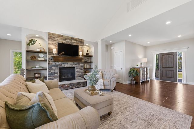 30100 W Deerwood Circle, Garden Plain, KS 67050