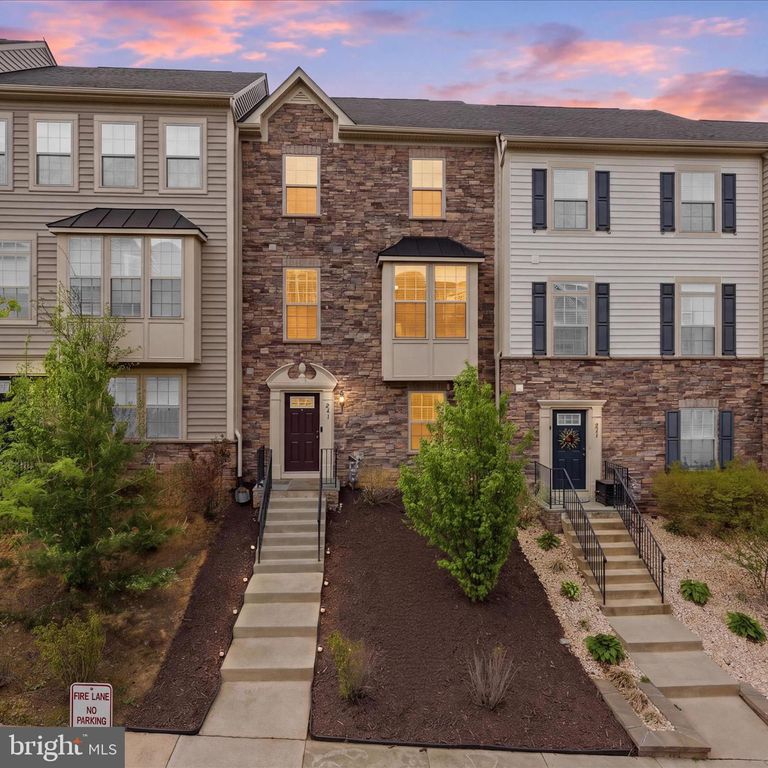 211 FREESIA LN, Stafford, VA 22554