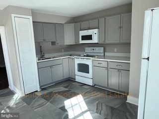 228 Chambersburg St Apt 2, Gettysburg, PA 17325
