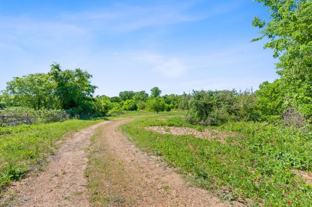 665 SH 230 Loop, Smithville, TX 78957