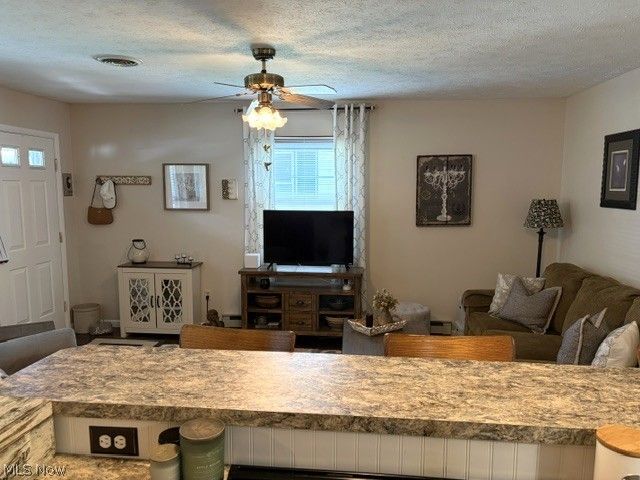 1237 A Somerset Drive, Salem, OH 44460
