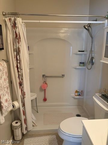 1237 A Somerset Drive, Salem, OH 44460