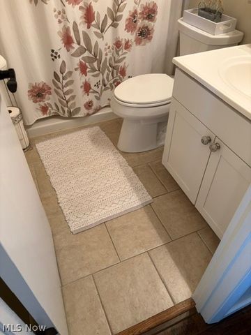 1237 A Somerset Drive, Salem, OH 44460