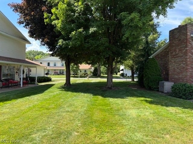 1237 A Somerset Drive, Salem, OH 44460