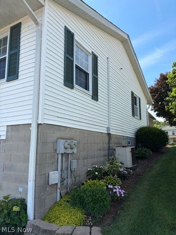 1237 A Somerset Drive, Salem, OH 44460