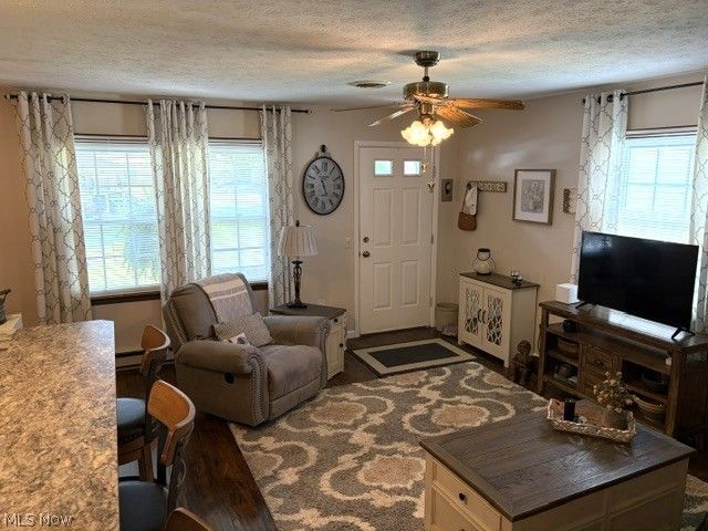 1237 A Somerset Drive, Salem, OH 44460