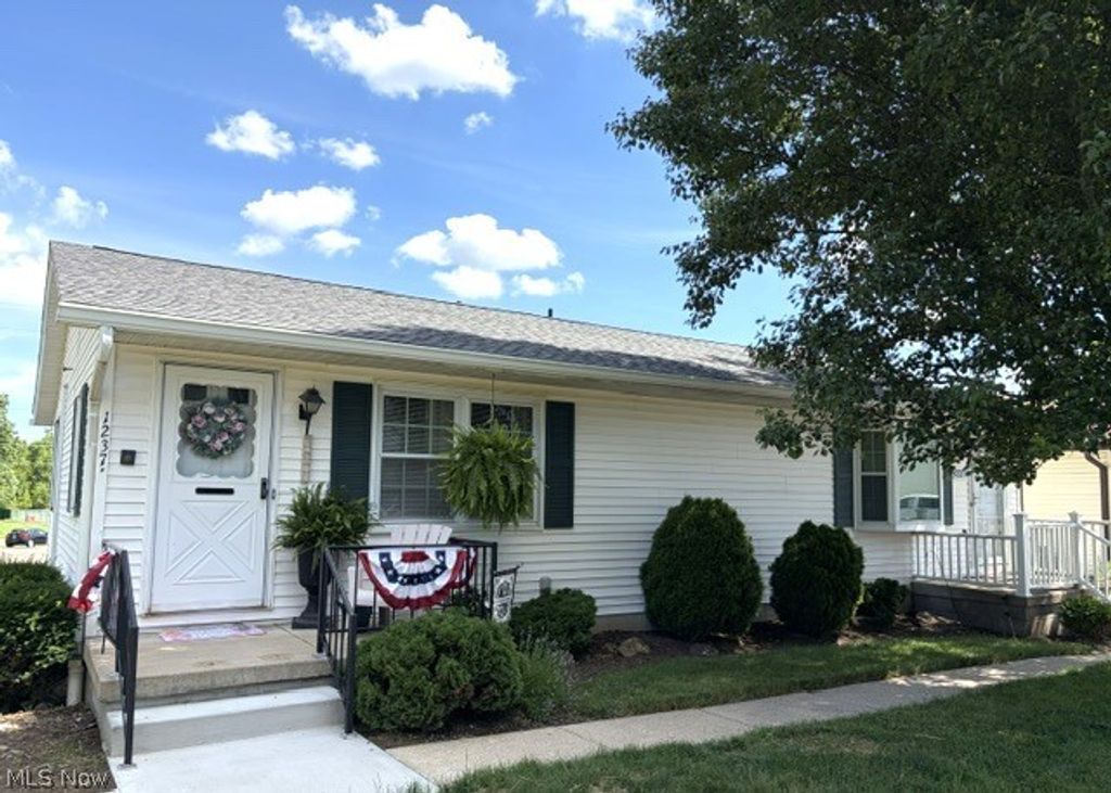 1237 A Somerset Drive, Salem, OH 44460
