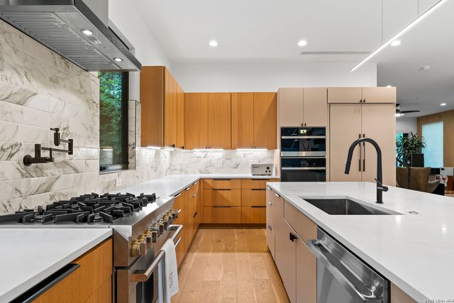119 Grant Ave, Alamo Heights, TX 78209