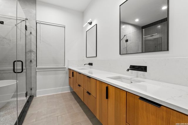 119 Grant Ave, Alamo Heights, TX 78209