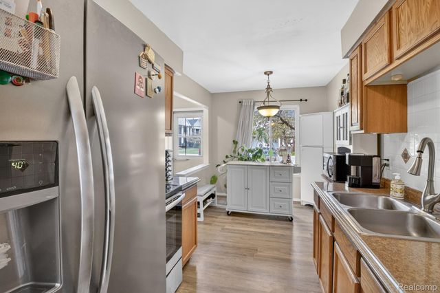 13806 Bonington Drive, Sterling Heights, MI 48312
