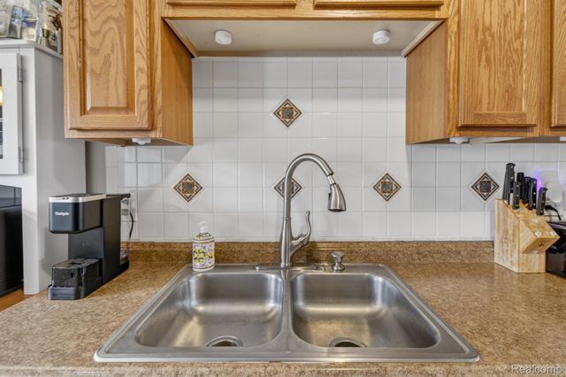 13806 Bonington Drive, Sterling Heights, MI 48312