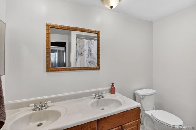 13806 Bonington Drive, Sterling Heights, MI 48312