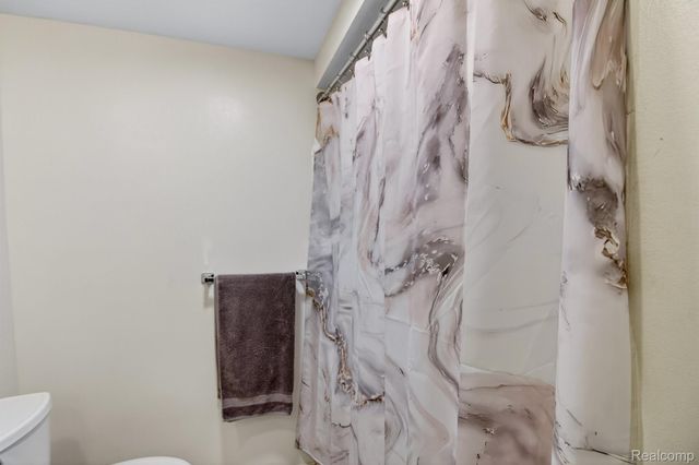13806 Bonington Drive, Sterling Heights, MI 48312