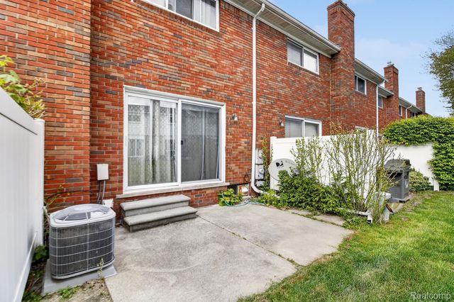 13806 Bonington Drive, Sterling Heights, MI 48312