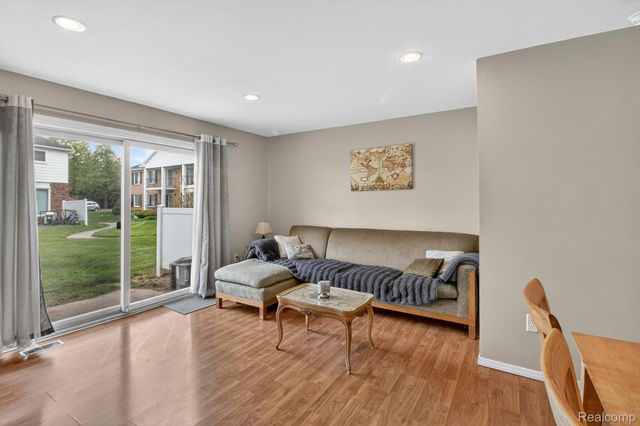 13806 Bonington Drive, Sterling Heights, MI 48312