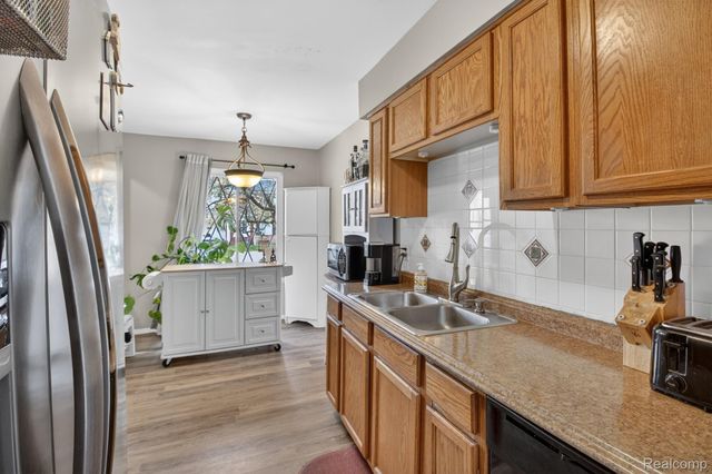 13806 Bonington Drive, Sterling Heights, MI 48312