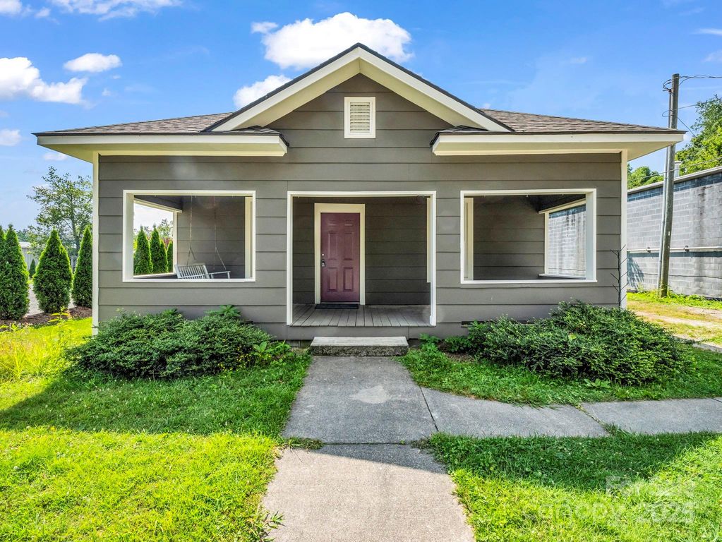 118 Railroad Avenue, Brevard, NC 28712