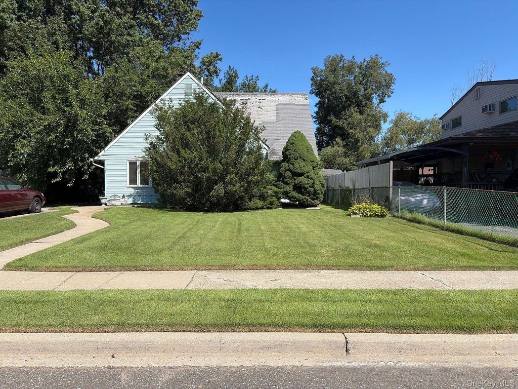23 Saddler Lane, Levittown, NY 11756 — exterior