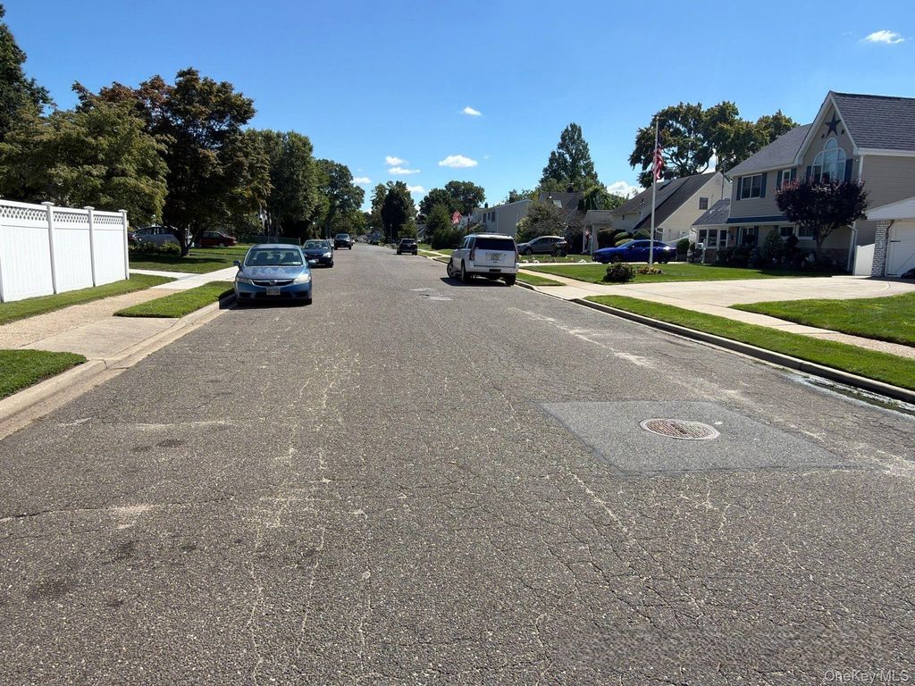 23 Saddler Lane, Levittown, NY 11756 — photo 4