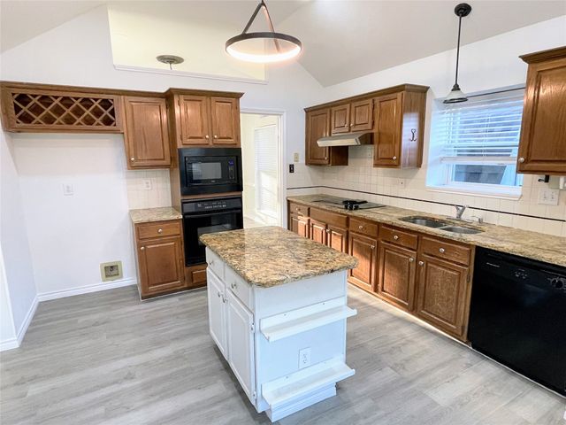 207 Clearcrest Drive, Allen, TX 75002