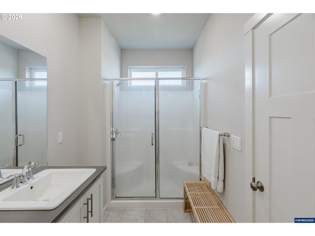 210 WALNUT St, Mt Angel, OR 97362