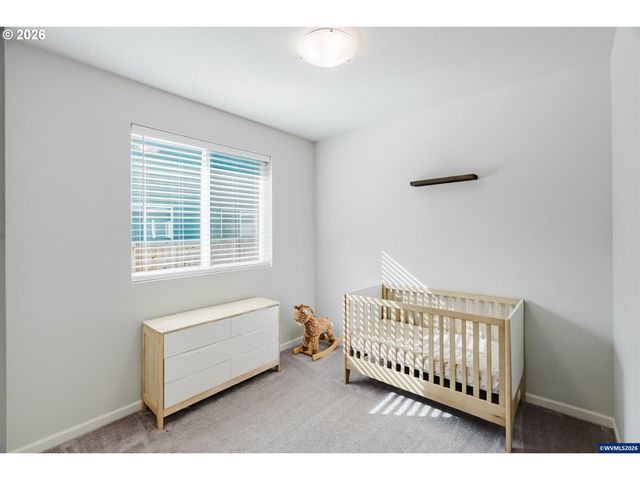 210 WALNUT St, Mt Angel, OR 97362