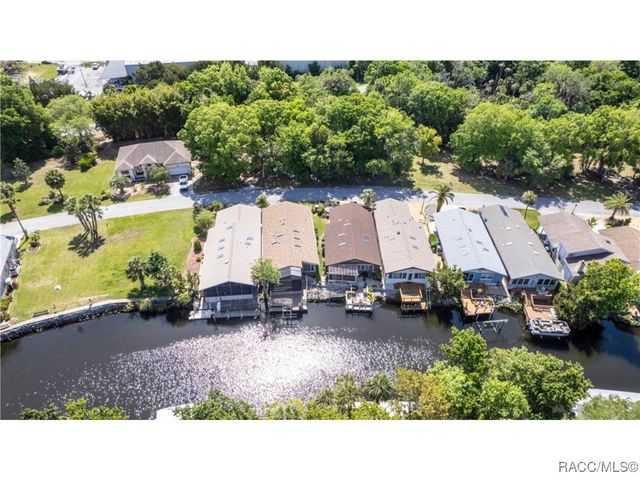 5184 S Riverview Circle, Homosassa, FL 34448