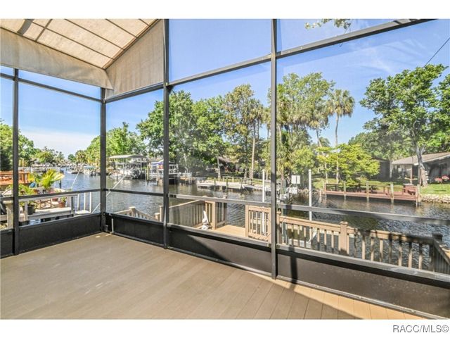 5184 S Riverview Circle, Homosassa, FL 34448