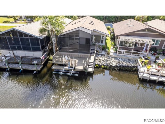 5184 S Riverview Circle, Homosassa, FL 34448