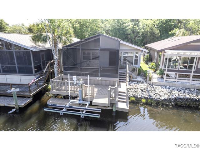 5184 S Riverview Circle, Homosassa, FL 34448